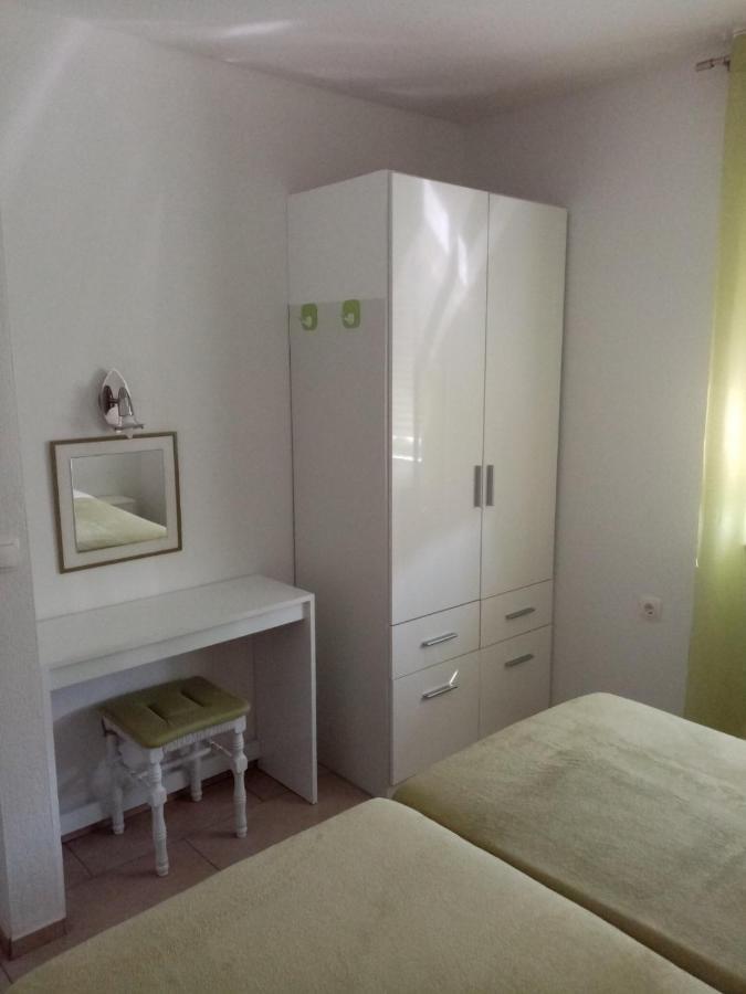Apartmani Cesar Rtina Exterior photo