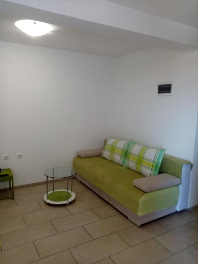Apartmani Cesar Rtina Exterior photo