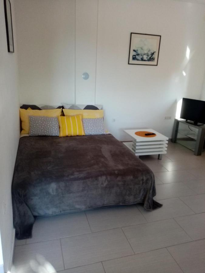 Apartmani Cesar Rtina Exterior photo
